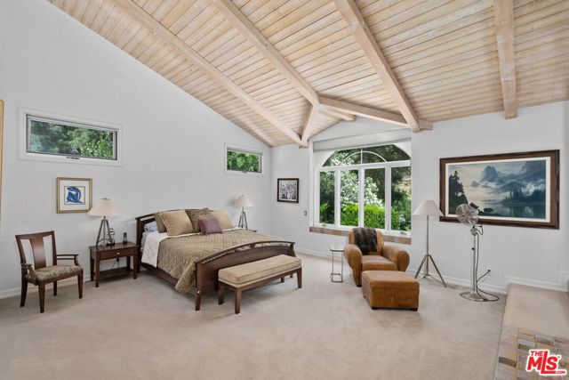 24753 Mulholland Highway, Calabasas CA: https://media.crmls.org/mediaz/262dc125-4bf5-401f-a2ff-bd3770b9777d.jpg