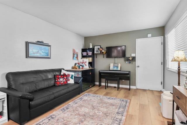 Detail Gallery Image 13 of 32 For 3015 Plaza Leonardo, Bonita,  CA 91902 - 3 Beds | 2/1 Baths