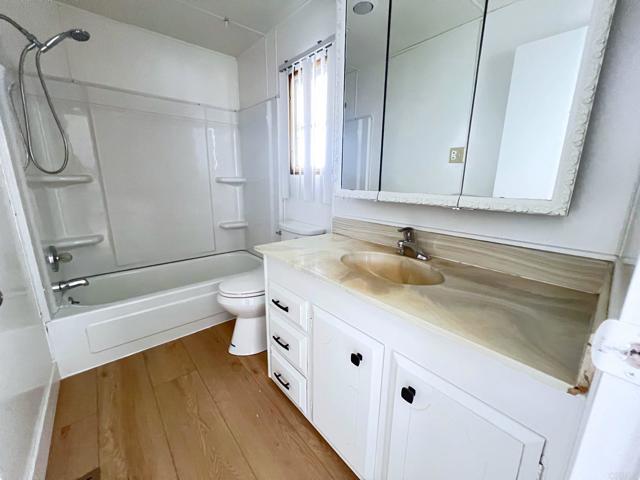 1285 E Washington Avenue, El Cajon CA: https://media.crmls.org/mediaz/262f080f-e9f6-4d07-b772-55fa6c860a03.jpg