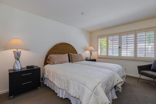 605 E Amado Road, Palm Springs CA: https://media.crmls.org/mediaz/263016c2-2513-4dc4-846a-7c2295faa650.jpg