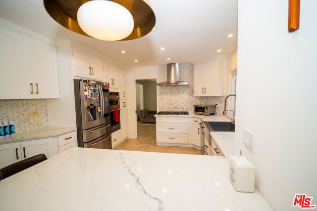 879 Shadowgrove Street, Brea CA: https://media.crmls.org/mediaz/2630f655-8f21-4165-a52a-0fe9d24e4160.jpg