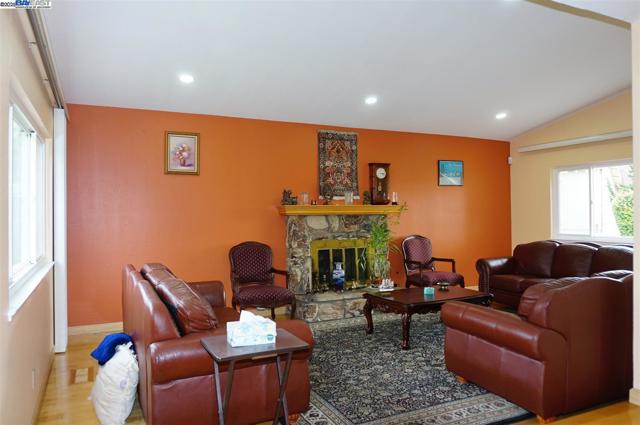 Image 5 of 43 For 236 Ottawa Way