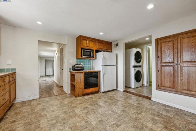 Image 41 of 60 For 25321 Morse Ct