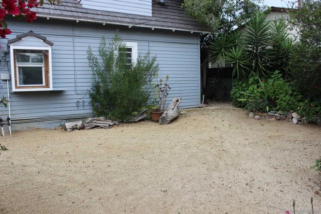 1035 Edgemont Place, San Diego CA: https://media.crmls.org/mediaz/26320a7e-8ec8-4eb6-92fc-e85d6a1db107.jpg