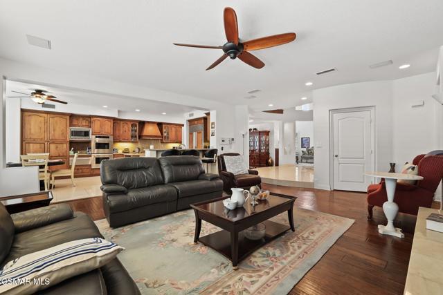 20253 ViA Galileo, Porter Ranch CA: https://media.crmls.org/mediaz/2632118c-3991-4b4d-9b8f-27da064558c3.jpg