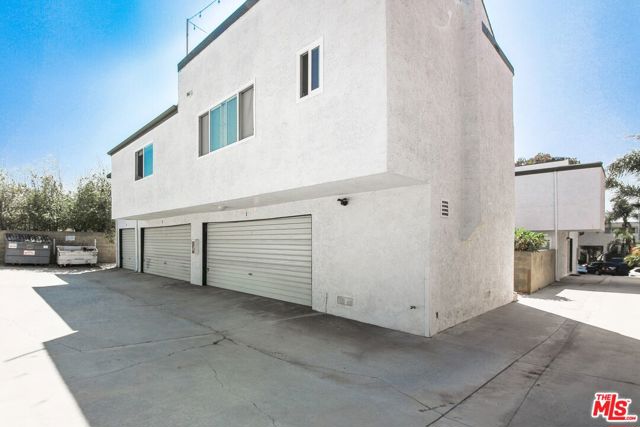 404 Broadway, Redondo Beach, California 90277, ,Residential Income,Sold,Broadway,23327547