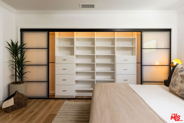 1233 N Laurel Avenue, West Hollywood CA: https://media.crmls.org/mediaz/2632af3a-5199-4be5-8b41-f2264ca33d11.jpg