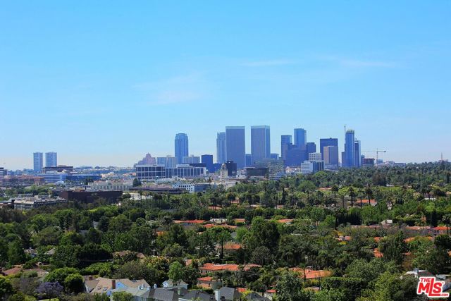 838 Doheny Drive, West Hollywood, California 90069, 2 Bedrooms Bedrooms, ,2 BathroomsBathrooms,Condominium,For Sale,Doheny,24422655