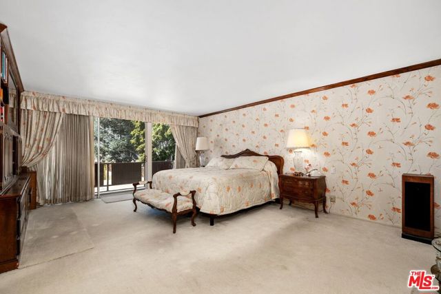 6505 S Halm Avenue, Los Angeles CA: https://media.crmls.org/mediaz/26334197-c87f-404b-9f79-7f7c0892d886.jpg