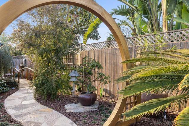 1059 Hymettus Ave, Encinitas CA: https://media.crmls.org/mediaz/2633dbaa-0541-45e9-af93-a1c462e27df9.jpg