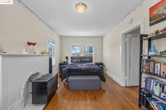 Image 39 of 45 For 271 38th St  