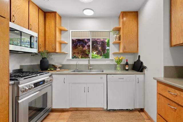 3407 Maplethorpe Lane, Soquel CA: https://media.crmls.org/mediaz/26340524-9d9f-4545-8729-274dba1ef986.jpg