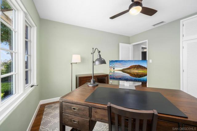 3733 La Cresta Dr, San Diego CA: https://media.crmls.org/mediaz/2634128c-af45-4c17-8ee9-53a0d05c4bf0.jpg