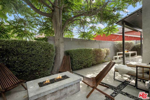 614 Rosemont Avenue, Los Angeles CA: https://media.crmls.org/mediaz/263467bd-27d2-45ce-a5ef-5f0c6fd0a69a.jpg