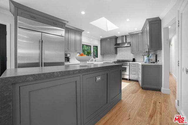 Drew Fenton | 2701 Roscomare Road Los Angeles CA | MLS: 7459872 Drew Fenton | 2701 Roscomare Road Los Angeles CA | MLS: 7459872