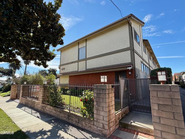 Detail Gallery Image 2 of 29 For 609 N Monterey St #5,  Alhambra,  CA 91801 - 2 Beds | 2 Baths