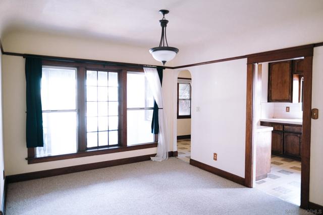 4757 Kensington Dr, San Diego CA: https://media.crmls.org/mediaz/263572e4-e2de-4964-a57f-4b157274b029.jpg