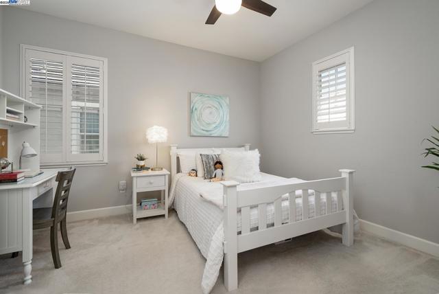 Image 22 of 42 For 122 Center Ct