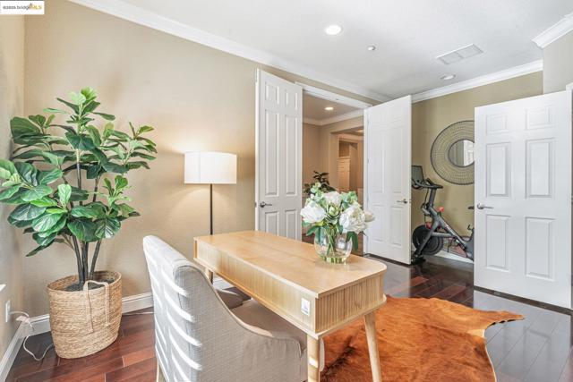 43 Sorrel Ct, Oakley CA: https://media.crmls.org/mediaz/2636b9a8-ae48-4143-981c-6a1b0601aa89.jpg