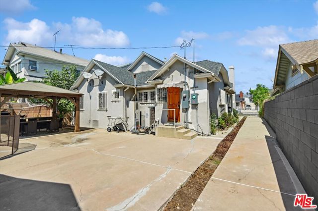 5342 Lemon Grove Avenue, Los Angeles, California 90038, 5 Bedrooms Bedrooms, ,2 BathroomsBathrooms,Single Family Residence,For Sale,Lemon Grove,23307919