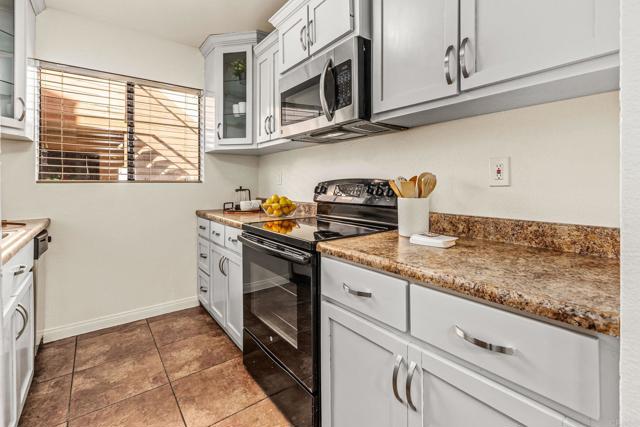 Detail Gallery Image 8 of 24 For 2920 Briarwood Rd #I-1,  Bonita,  CA 91902 - 2 Beds | 1/1 Baths