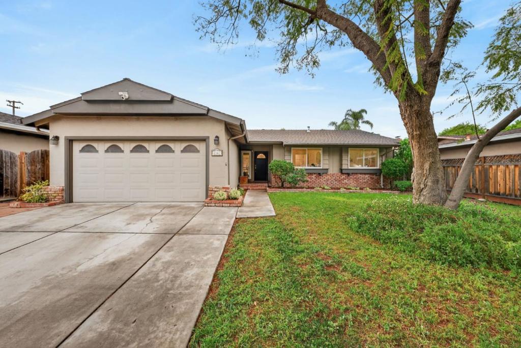 2467 Nightingale Drive