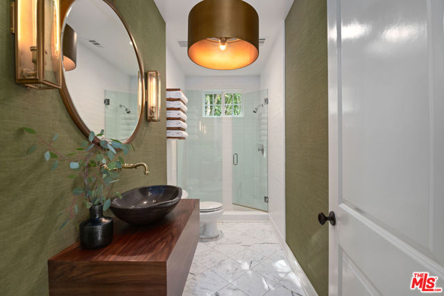 28870 Hampton Place, Malibu CA: https://media.crmls.org/mediaz/2638d8c5-451c-4b06-9dec-4dbd77a222cf.jpg