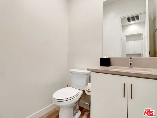 80240 Platinum Way, La Quinta CA: https://media.crmls.org/mediaz/263961d4-e15d-455f-9b5b-ed00d50aa04a.jpg