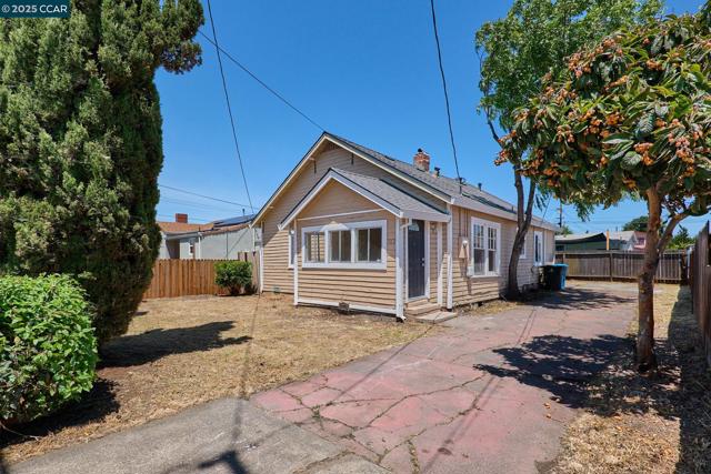 712 Springs Rd, Vallejo CA: https://media.crmls.org/mediaz/2639a4fa-a498-4ac5-90f7-64f2380cf730.jpg