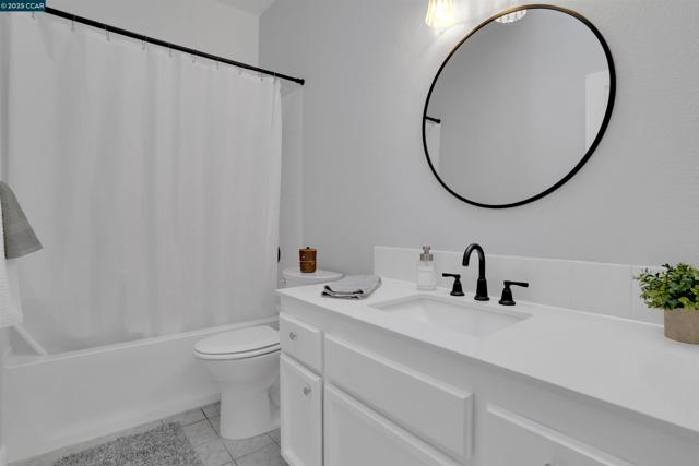 107 Pelican Loop, Pittsburg CA: https://media.crmls.org/mediaz/2639a916-57dd-4357-ad84-9c4701a7c19d.jpg