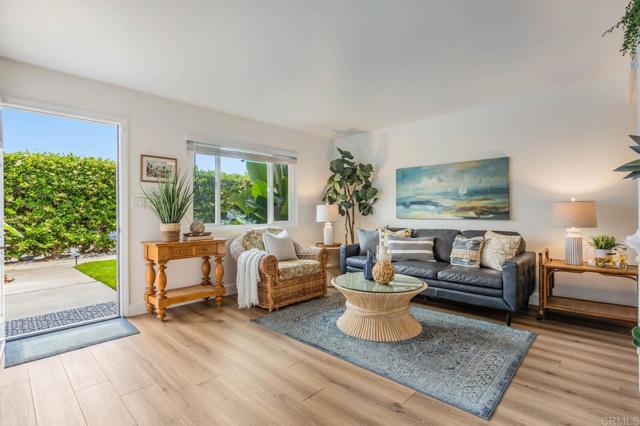 151 Del Mar Shores Terrace, Solana Beach CA: https://media.crmls.org/mediaz/2639c509-66ea-4654-af12-acab300f0265.jpg