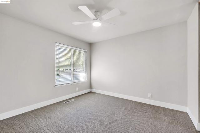 2802 Jones Gate Ct, Pleasanton CA: https://media.crmls.org/mediaz/2639cd43-8e30-4c77-8179-acaeebb166a5.jpg