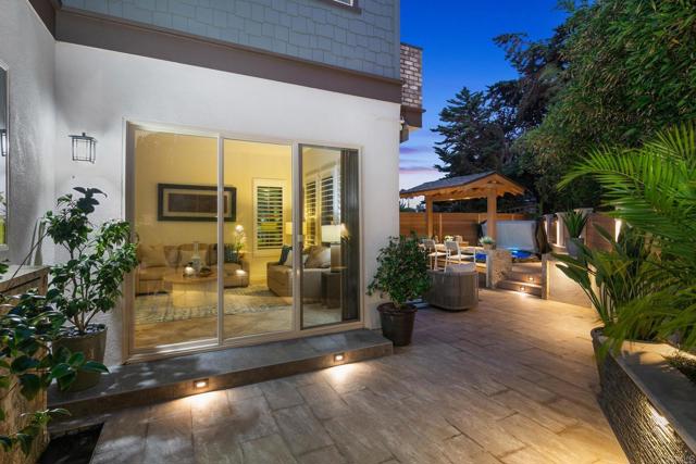 674 Calypso Pl, Encinitas CA: https://media.crmls.org/mediaz/263ad13a-aba9-47b0-8c29-d5e8ae0b2d8d.jpg