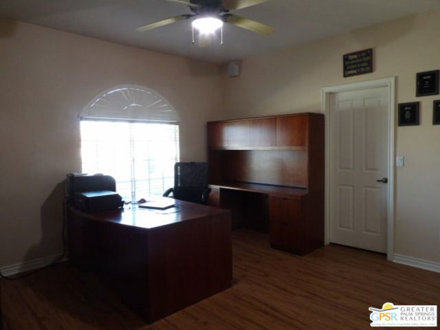 6950 Oak View Court, Oak Hills CA: https://media.crmls.org/mediaz/263ad433-3d5d-421d-bfb3-37e5182cfecc.jpg