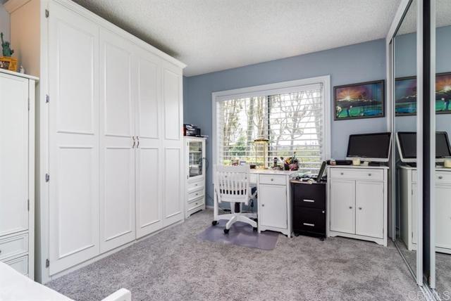 Detail Gallery Image 10 of 16 For 1165 Santa Helena Park Ct, Solana Beach,  CA 92075 - 2 Beds | 2/1 Baths