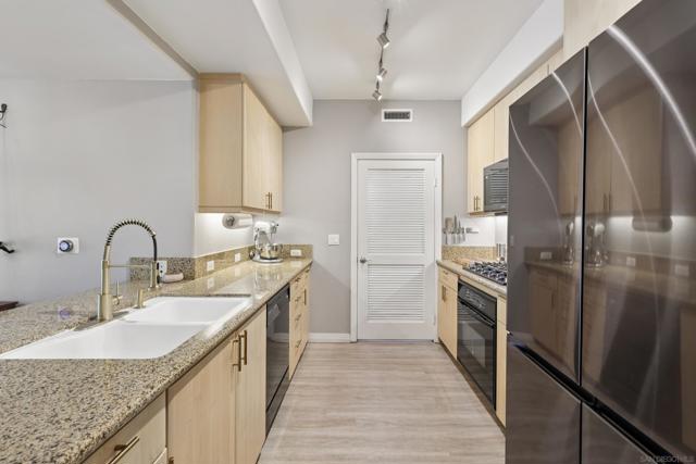 8211 Station Village Ln, San Diego CA: https://media.crmls.org/mediaz/263bf6dc-850a-4404-849a-4a63840a04e4.jpg