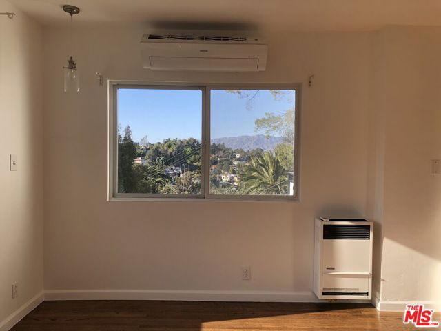 2225 1/2 Lake Shore Avenue, Los Angeles CA: https://media.crmls.org/mediaz/263c64e0-a649-4bf8-b231-7eb2e0e74eb5.jpg