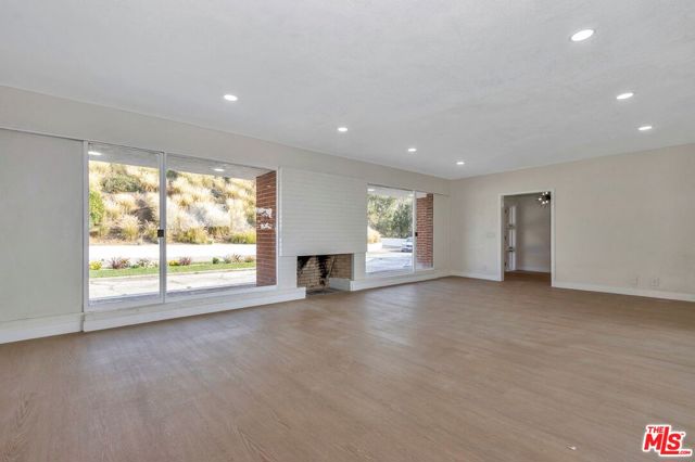 1084 W west Marshall Boulevard, San Bernardino CA: https://media.crmls.org/mediaz/263c6721-d8f3-40cf-ab65-078b8444a307.jpg
