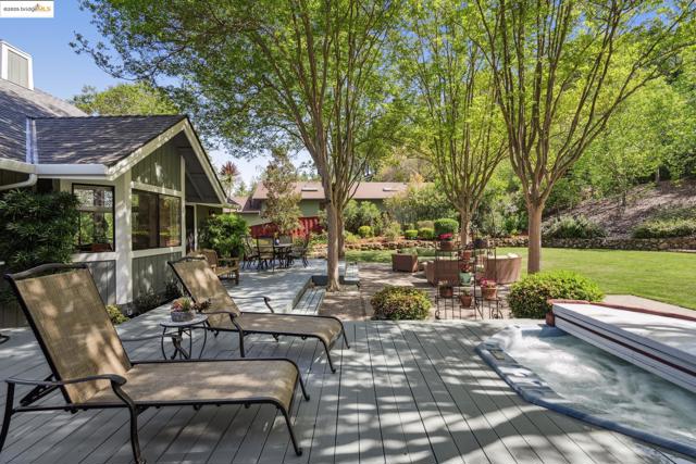 1037 Silverhill Dr, Lafayette CA: https://media.crmls.org/mediaz/263cb750-6e2d-4f89-bd6c-ec796705f7e9.jpg