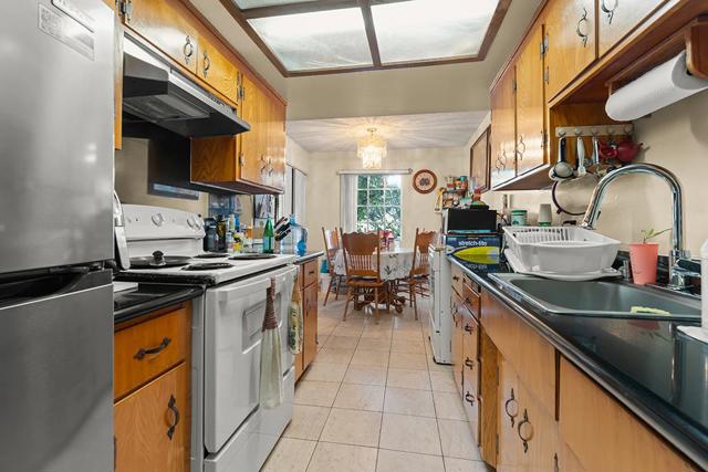 745 Reseda Drive, Sunnyvale CA: https://media.crmls.org/mediaz/263ce185-0eb9-4f2c-a386-f0753f745045.jpg