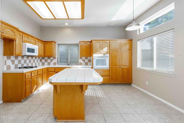 Detail Gallery Image 14 of 36 For 10805 Mirage Dr, Bakersfield,  CA 93311 - 4 Beds | 2 Baths