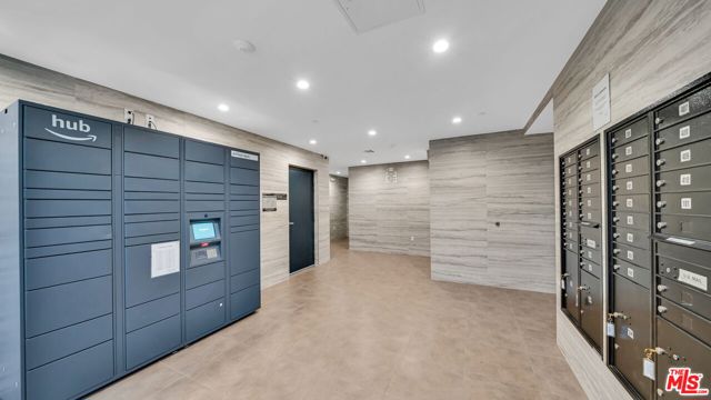 627 N Dillon Street, Los Angeles CA: https://media.crmls.org/mediaz/263d5745-39de-4e8f-bcee-614ee9116458.jpg