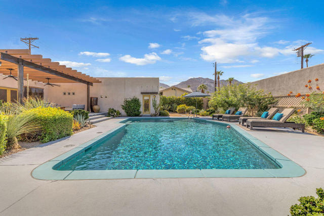 53945 Eisenhower Drive, La Quinta CA: https://media.crmls.org/mediaz/263d6039-83f5-4265-aae9-cd09cb0ddfb4.jpg