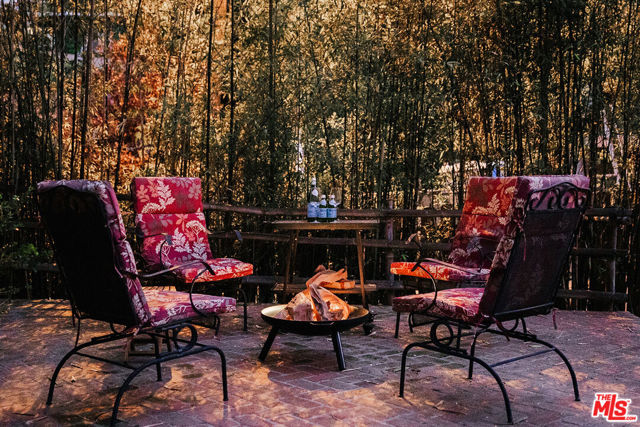 1954 Pinehurst Road, Los Angeles CA: https://media.crmls.org/mediaz/263e0a12-e3e5-4687-b007-693eb5a40638.jpg
