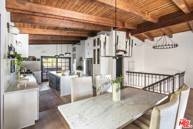 9265 Thrush Way, Los Angeles CA: https://media.crmls.org/mediaz/263e3815-d07f-49e5-8dad-caa69ca7d50a.jpg