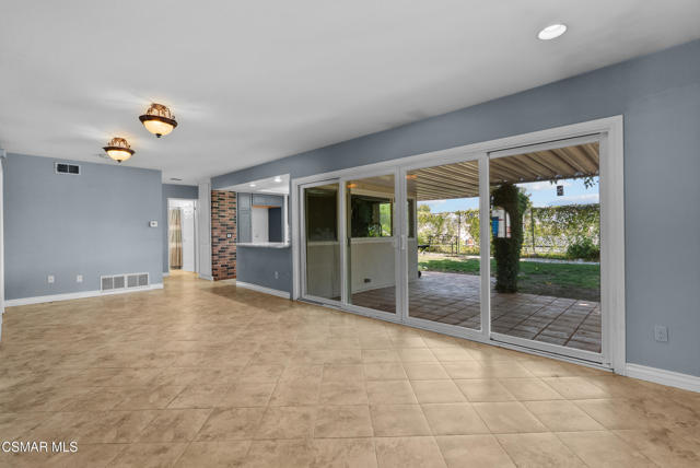 28606 Solon Avenue, Canyon Country CA: https://media.crmls.org/mediaz/263ea874-4113-47ab-a4e2-d5cf8aa340c2.jpg