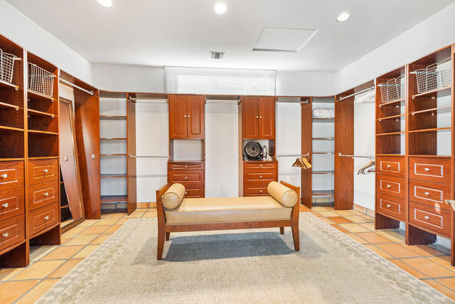 51230 Avenida Obregon, La Quinta CA: https://media.crmls.org/mediaz/263eef14-88d9-4d9d-b167-ffe81b14d48c.jpg