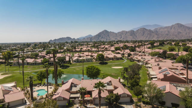 76895 Morocco Road, Palm Desert CA: https://media.crmls.org/mediaz/263f11d9-a7ca-40ea-9580-15d7cba8d102.jpg