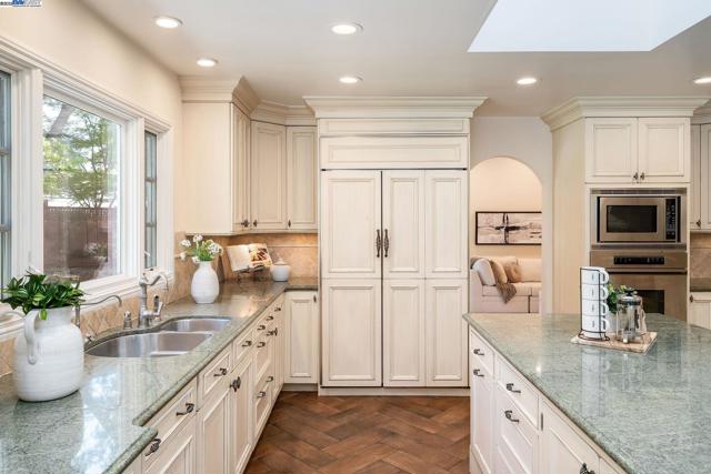 20 Donna Ln, Danville CA: https://media.crmls.org/mediaz/263fb7c5-8f67-49bf-8ced-21fbef0d4740.jpg