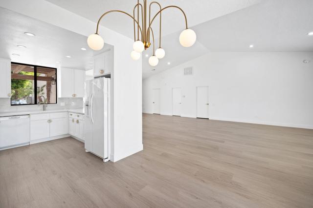10403 Sunningdale Drive, Rancho Mirage CA: https://media.crmls.org/mediaz/2640025b-bff4-44ab-a7f3-144883a5a920.jpg